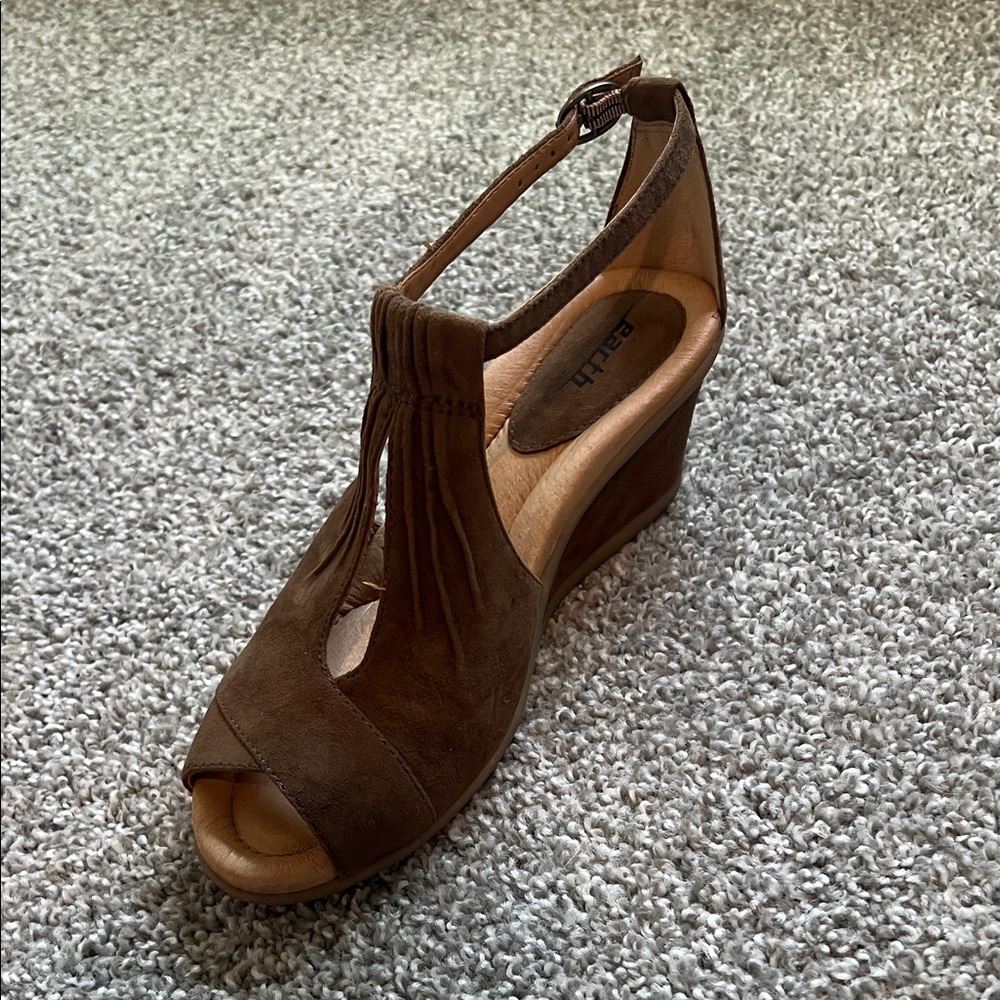 Sofft Brown T-Strap Wedge Sandals